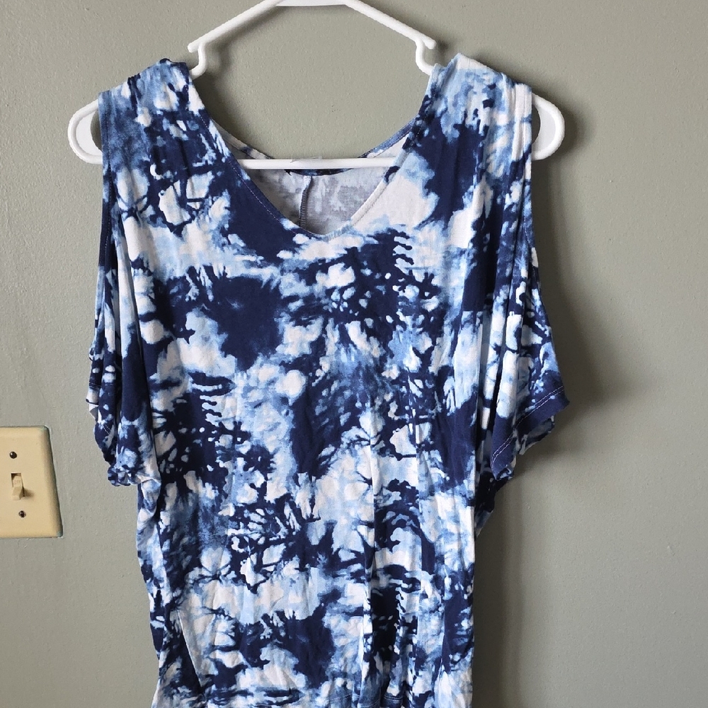 VENUS Blue and White Tie-Dye Cold-Shoulder Tank Top